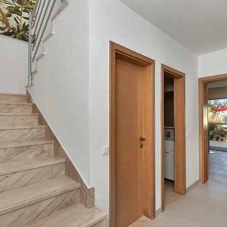 וילה Hideaway Makarska *