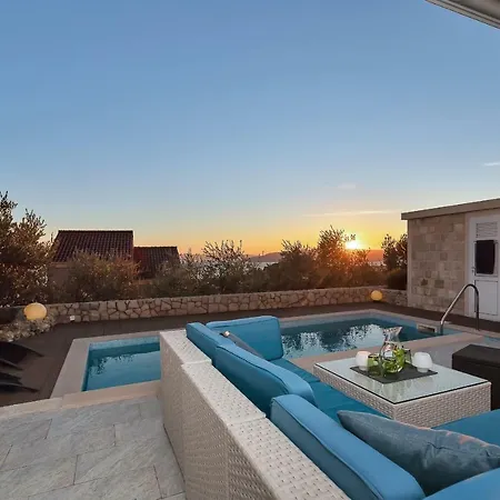فيلة Hideaway Makarska
